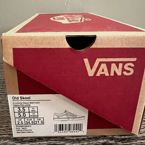 NWT-VANS SNEAKER - Picture 6 of 6